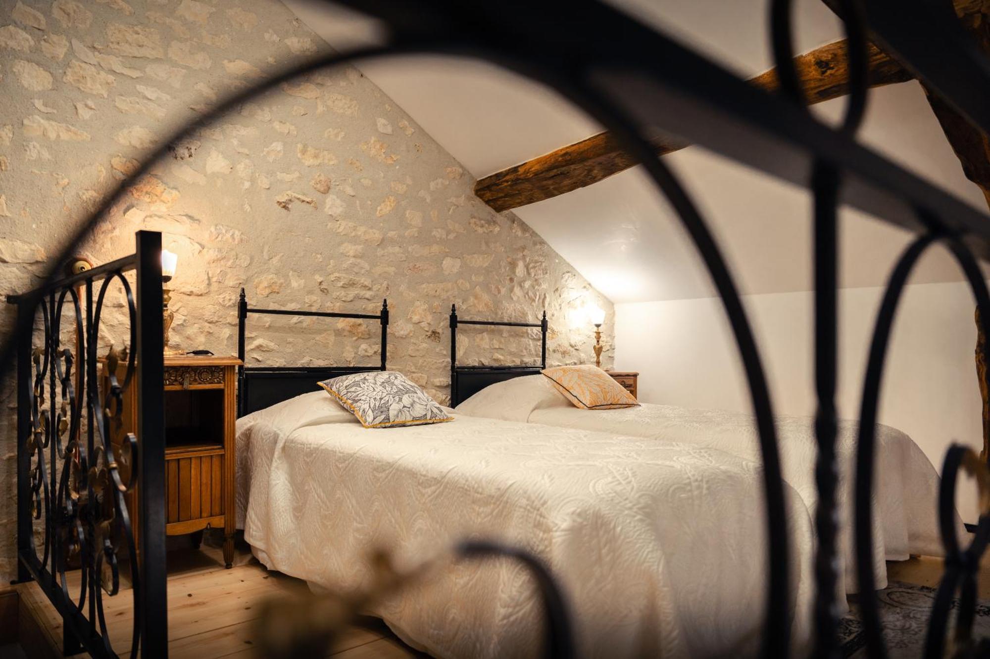 Ets Capmasil - Chambre 1920 Virac ภายนอก รูปภาพ